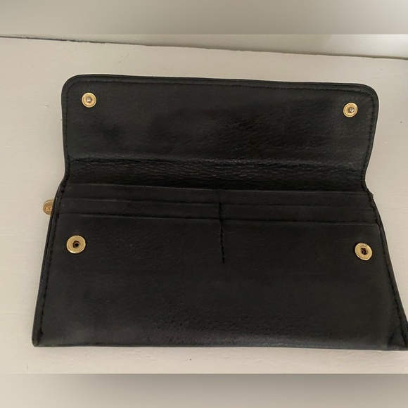 Micheal Kors Black Wallet - Picture 2 of 3